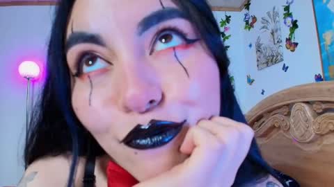 Snapshot of teresa_moon chatting on 10-31-25, 05:58 TERESA Give me a good rating if you enjoy my show online show from 10-31-25, 05:58