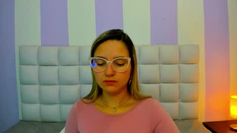 Teresa online show from 11-25-25, 01:44