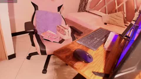 Terra Elowen online show from 10-04-25, 11:41