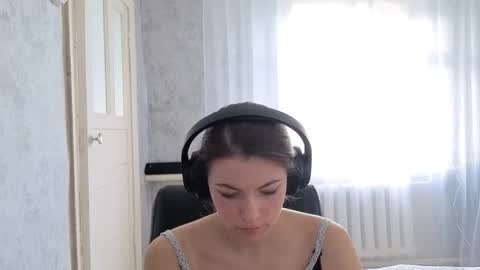 Snapshot of terranaufzinger chatting on 09-26-25, 04:38 Anny Simpson online show from 09-26-25, 04:38