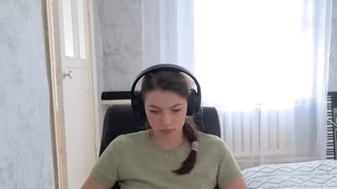 Snapshot of terranaufzinger chatting on 10-01-25, 04:18 Anny Simpson online show from 10-01-25, 04:18