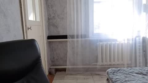 Snapshot of terranaufzinger chatting on 10-09-25, 05:49 Anny Simpson online show from 10-09-25, 05:49