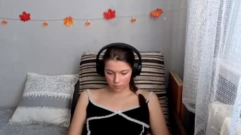 Snapshot of terranaufzinger chatting on 10-21-25, 04:35 Anny Simpson online show from 10-21-25, 04:35