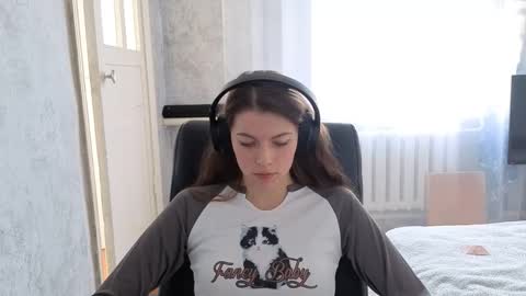 Snapshot of terranaufzinger chatting on 10-24-25, 04:31 Anny Simpson online show from 10-24-25, 04:31