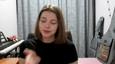 Anny Simpson online show from 05-13-26, 08:16
