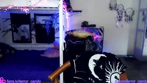 Snapshot of terror_candy chatting on 01-17-26, 11:30 CRY BABY online show from 01-17-26, 11:30