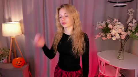 Maya online show from 10-25-25, 01:51