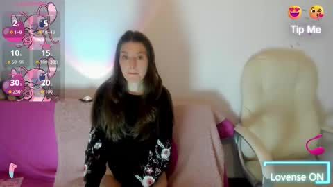 Snapshot of tesa_cute chatting on 10-24-25, 02:19 tesa online show from 10-24-25, 02:19
