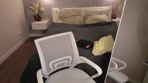 Snapshot of tessa_ashe chatting on 05-20-26, 05:19 Tessa online show from 05-20-26, 05:19