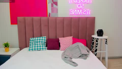 Tessa 3 online show from 10-20-25, 01:28