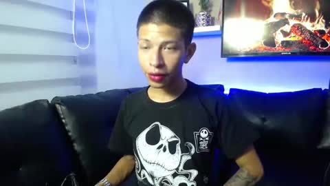 tessachains online show from 12-22-25, 02:41