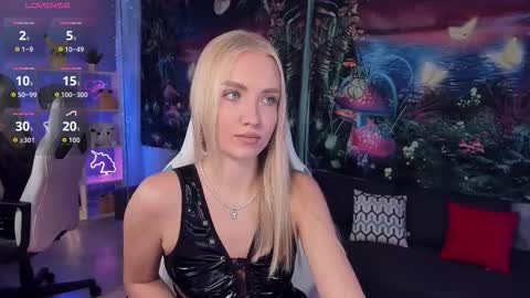 Snapshot of tessahamilton chatting on 10-14-25, 10:38 TessaHamilton online show from 10-14-25, 10:38