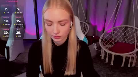 Snapshot of tessahamilton chatting on 11-03-25, 10:16 TessaHamilton online show from 11-03-25, 10:16