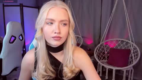 Snapshot of tessahamilton chatting on 11-16-25, 07:58 TessaHamilton online show from 11-16-25, 07:58