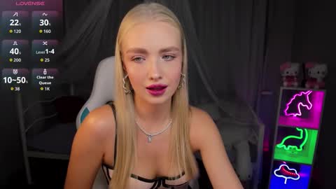 Snapshot of tessahamilton chatting on 11-23-25, 11:10 TessaHamilton online show from 11-23-25, 11:10