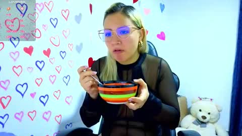 Tessy online show from 03-26-26, 03:39