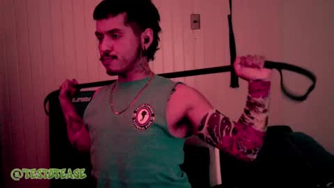 Snapshot of testotease chatting on 09-18-25, 09:28 Milo online show from 09-18-25, 09:28