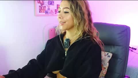 texas_curvykitten online show from 04-30-26, 10:21