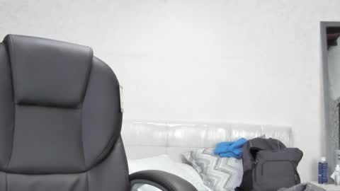 Snapshot of teylor_creed chatting on 02-22-25, 01:11 teylor creed online show from 02-22-25, 01:11