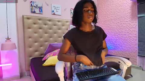 teylor_lovee online show from 12-16-25, 03:55