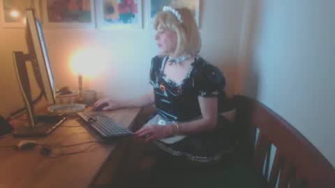Snapshot of tgirlsub4domq chatting on 12-05-25, 08:38 Tgirlsub4DomQ online show from 12-05-25, 08:38