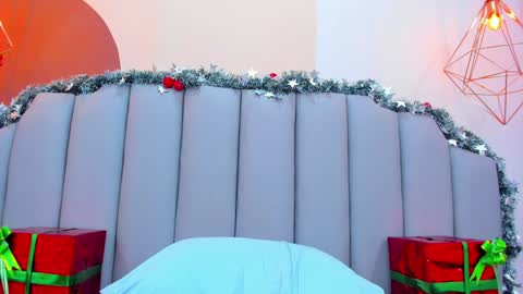 Snapshot of thailycherry chatting on 12-16-24, 10:34 Thaily online show from 12-16-24, 10:34