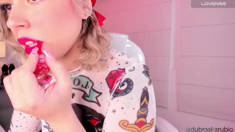 Thalia21 online show from 02-15-25, 04:47