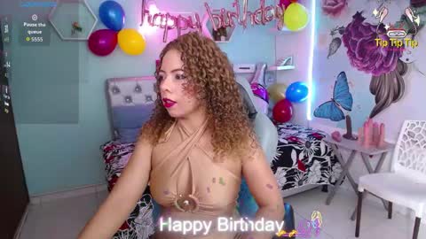 Snapshot of thalia_mills19 chatting on 05-24-26, 07:52 Andrea online show from 05-24-26, 07:52