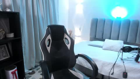 Snapshot of thaliabrooks_ chatting on 05-02-26, 05:12 Thalia online show from 05-02-26, 05:12