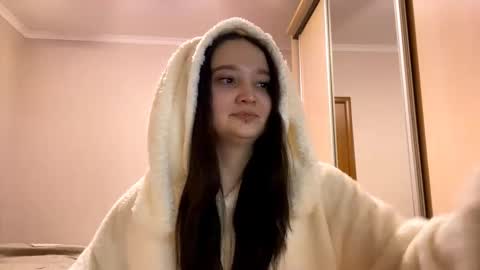 Snapshot of thaliakuchem chatting on 02-03-26, 04:12 Yumi online show from 02-03-26, 04:12