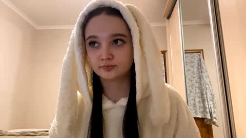 Snapshot of thaliakuchem chatting on 02-09-26, 02:10 Yumi online show from 02-09-26, 02:10