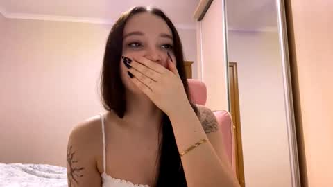 Snapshot of thaliakuchem chatting on 03-09-26, 05:39 Yumi online show from 03-09-26, 05:39