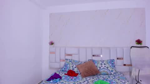 Snapshot of thaliaocean chatting on 09-15-25, 01:22 thaliaocean online show from 09-15-25, 01:22