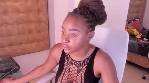 Snapshot of thaliaocean chatting on 10-21-25, 12:50 thaliaocean online show from 10-21-25, 12:50