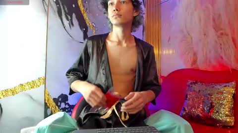 Snapshot of thanier_18 chatting on 03-08-26, 02:10 thanier_18 online show from 03-08-26, 02:10