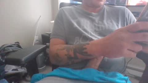 Snapshot of that_hot_cock chatting on 09-23-25, 06:11 A guy online show from 09-23-25, 06:11