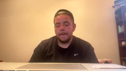 Snapshot of thatguymichael93 chatting on 10-28-25, 05:04 thatguymichael93 online show from 10-28-25, 05:04