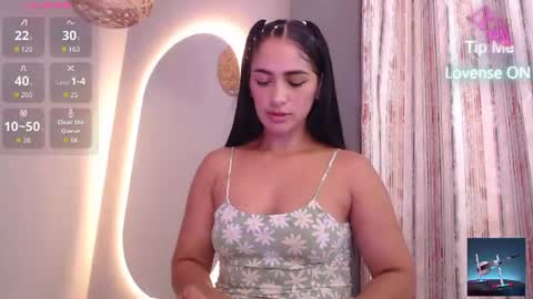 Snapshot of thayssa_ross chatting on 06-13-26, 07:23 THAYSSA ROSS online show from 06-13-26, 07:23