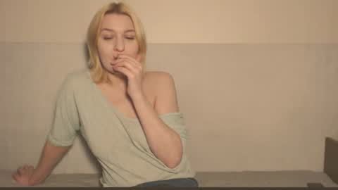 Eva online show from 10-18-25, 10:32