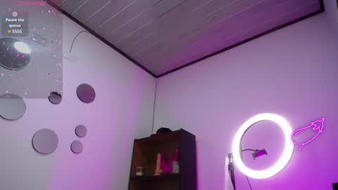 Snapshot of the_best_fox chatting on 12-11-24, 02:22 the girl of your dreams online show from 12-11-24, 02:22