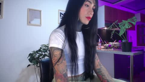 Snapshot of the_best_fox chatting on 12-24-24, 10:39 the girl of your dreams online show from 12-24-24, 10:39