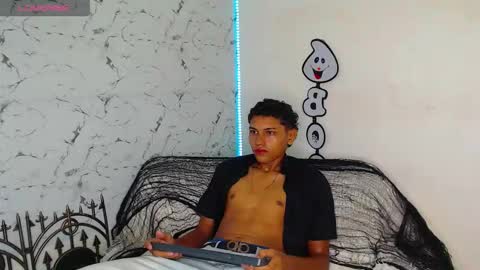 Snapshot of the_crack71 chatting on 10-07-25, 12:24 Sean OPry online show from 10-07-25, 12:24