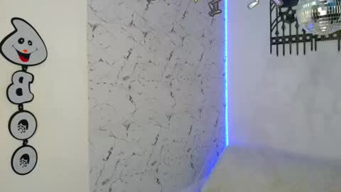 Snapshot of the_crack71 chatting on 10-20-25, 02:28 Sean OPry online show from 10-20-25, 02:28