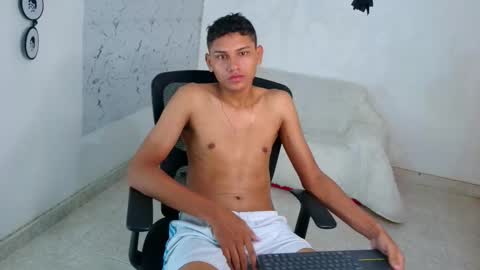 Snapshot of the_crack71 chatting on 10-21-25, 03:13 Sean OPry online show from 10-21-25, 03:13