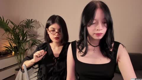 Snapshot of the_cure___ chatting on 12-06-24, 08:51 EllaLyn online show from 12-06-24, 08:51