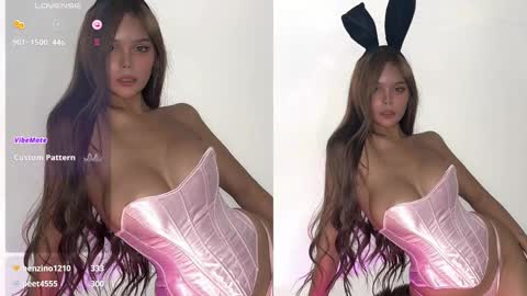 Snapshot of the_enchantressxx chatting on 01-26-25, 08:03 nabi butterfly online show from 01-26-25, 08:03