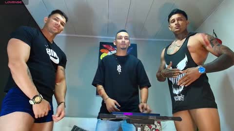 SCOTT  THEO  KAMERON  GENDERSON online show from 12-07-24, 12:08