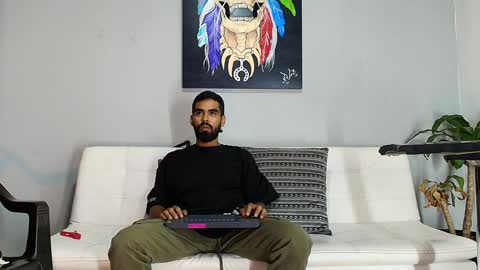 SCOTT  THEO  KAMERON  GENDERSON online show from 12-19-24, 04:45