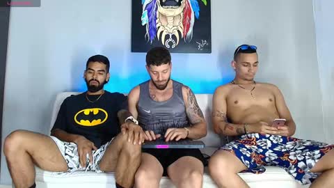 SCOTT  THEO  KAMERON  GENDERSON online show from 01-09-25, 02:01