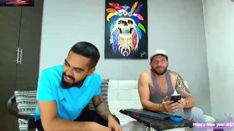 SCOTT  THEO  KAMERON  GENDERSON online show from 02-11-25, 12:17